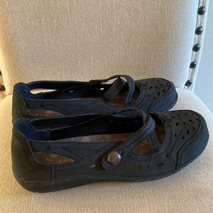Skechers Women’s Leather Mary Jane Flats Black Size 9